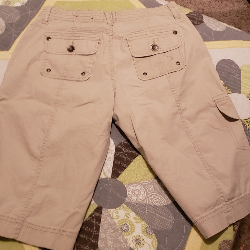 Shorts - Picture 3 of 4